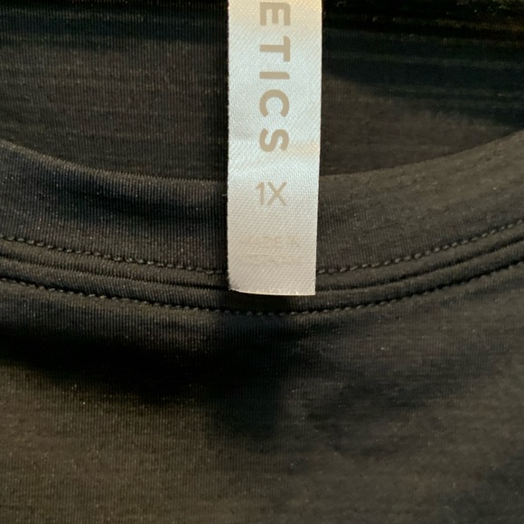 Fabletics Black Athletic Long Sleeve - Picture 2 of 3